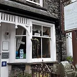 White Rose Гостевой дом 4*