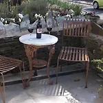 Гостевой дом White Rose 4*